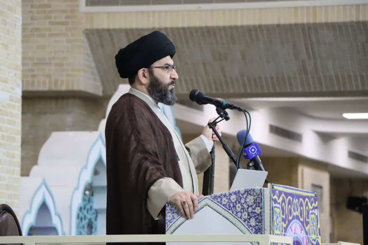 شرط پیروزی امت اسلامی ، تغییر سبک زندگی بر پایه قرآن است.